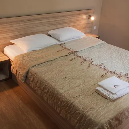 Family Pautalia 3* ساندانسكي