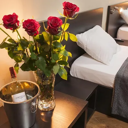 Family Pautalia فندق ساندانسكي